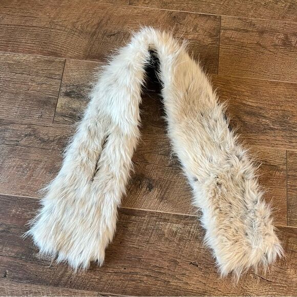 Women’s Faux Fur Scarf by Collection Eighteen NWT🏷 - Picture 9 of 12